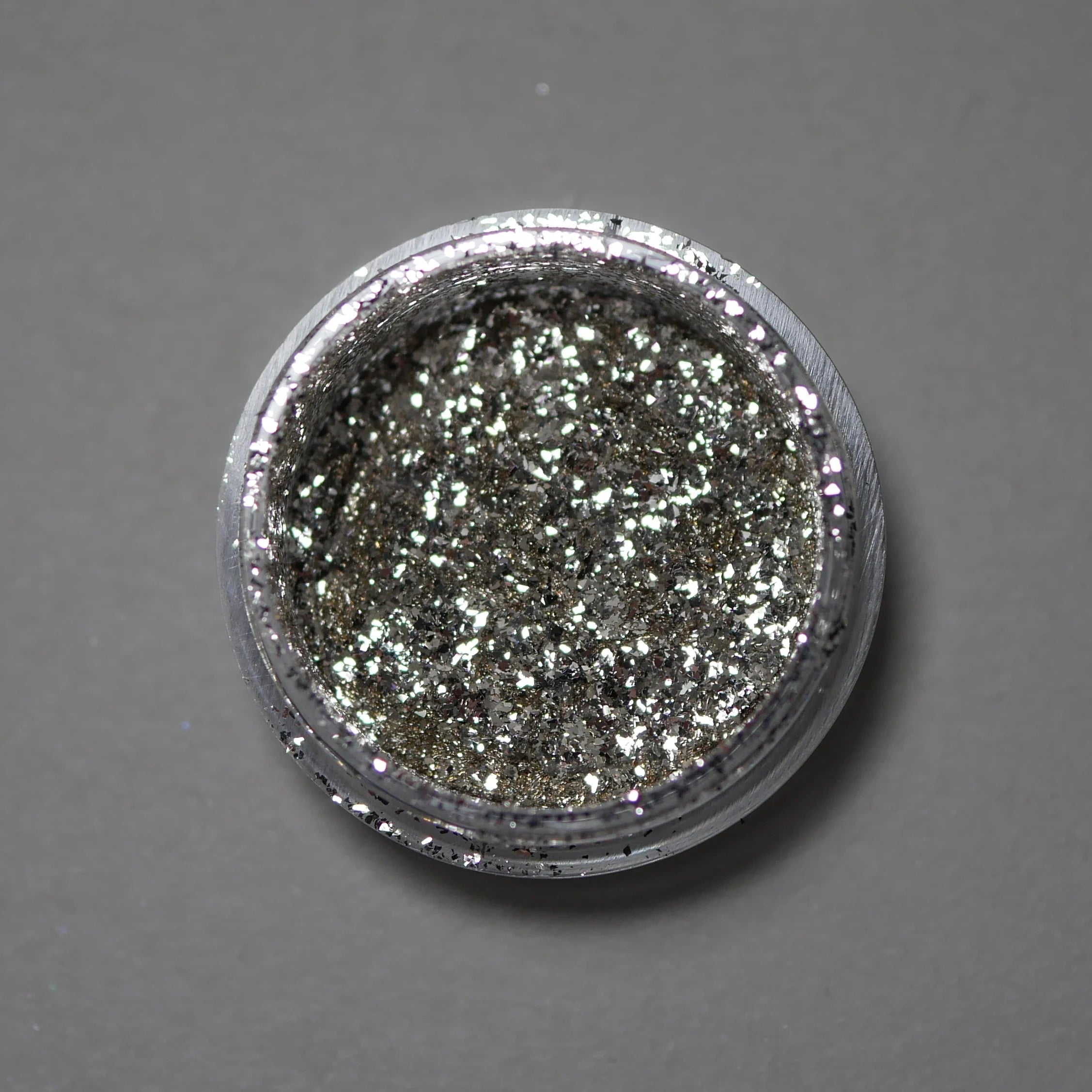 Ungu - Grease Silver Flakes (2 sizes)