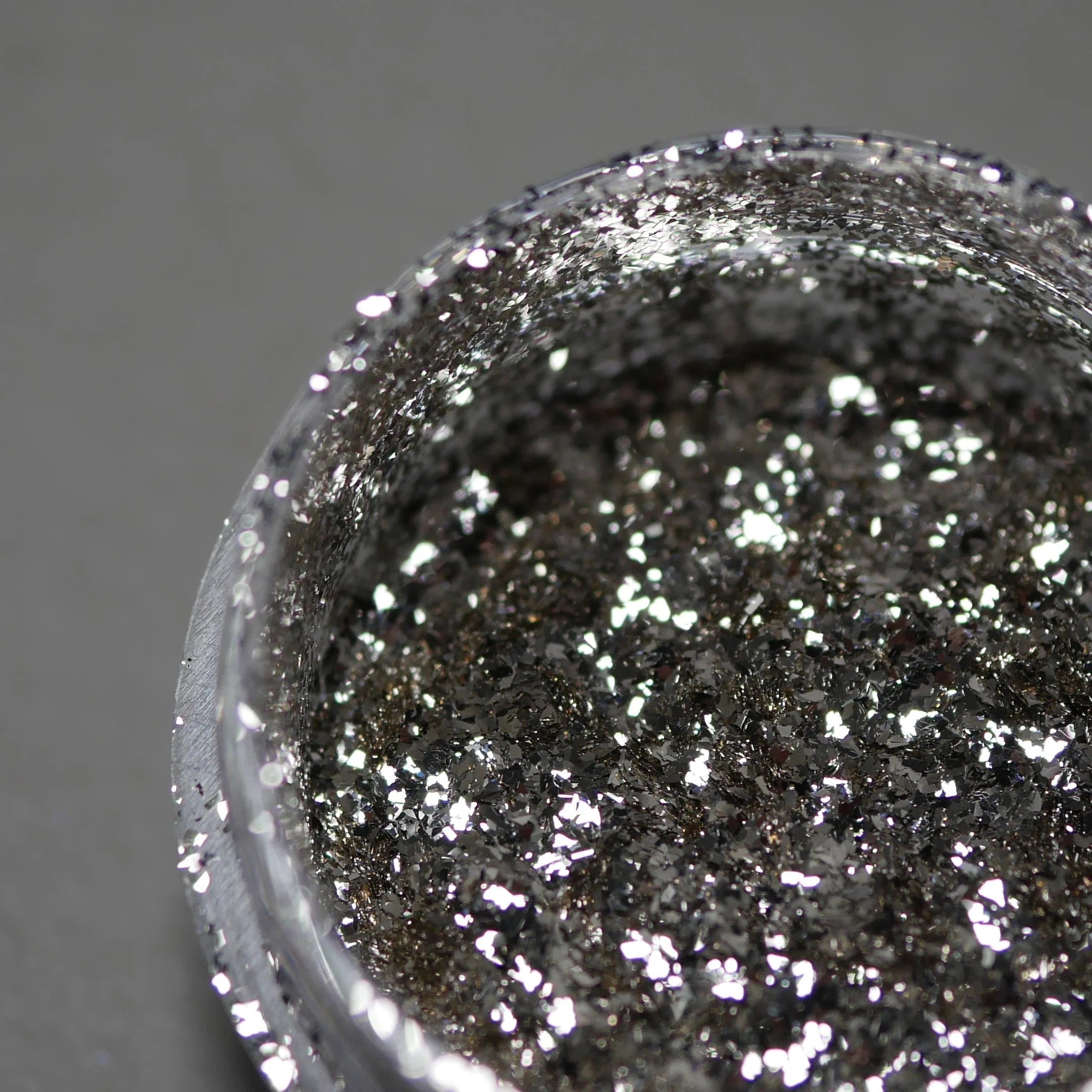 Ungu - Grease Silver Flakes (2 sizes)